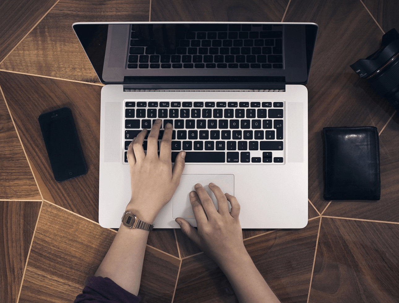 ordinateur vu de haut